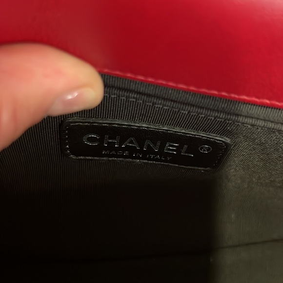 CHANEL medium plexiglass boy bag - Picture 9 of 11